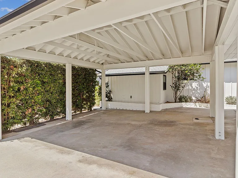 5261 Allott Ave — Photo 22