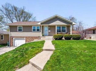 3322 Santa Maria Dr, Waterloo, IA 50702