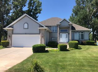 10 Sonja Dr, Doniphan, NE 68832