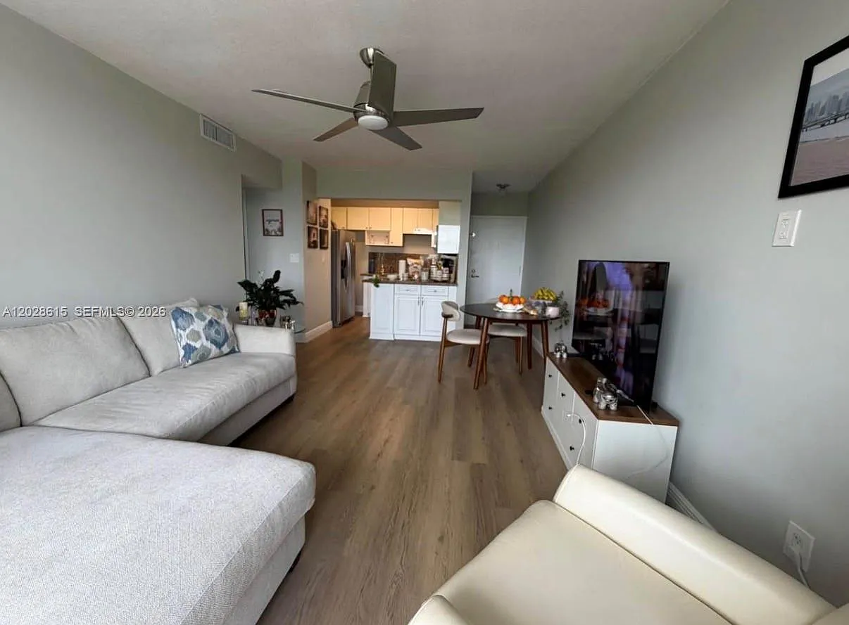 Cordoba Condo — Photo 4