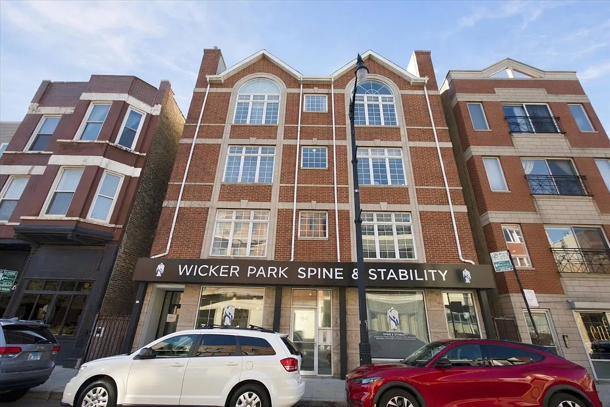 2 bed, 1400 sqft, $3,700 — Photo 1