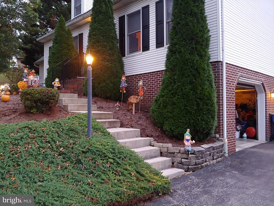 640 Locust Grove Rd, York, PA 17402 Zillow