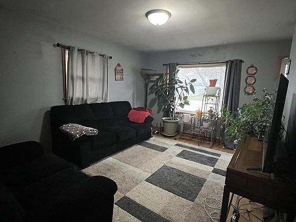 2nd image of 4601 Wright AVENUE