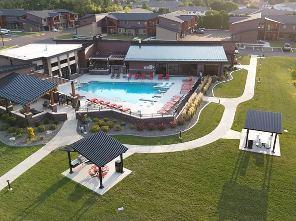 The Wit : Resort Style Living