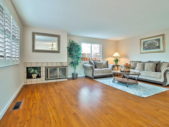 4th image of 2873 Glen Ascot Way