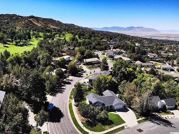 4th image of 1046 Fair Oaks Dr