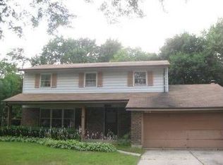 904 Saxon Pl, Buffalo Grove, IL 60089