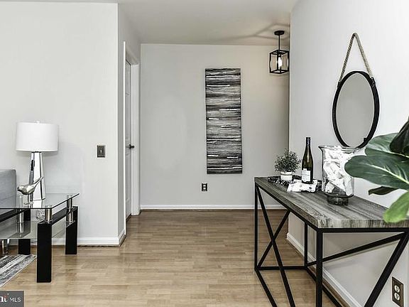 4th image of 3901 Golf Tee Ct APT 101