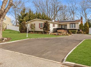 11 Brenner Rd, Coram, NY 11727