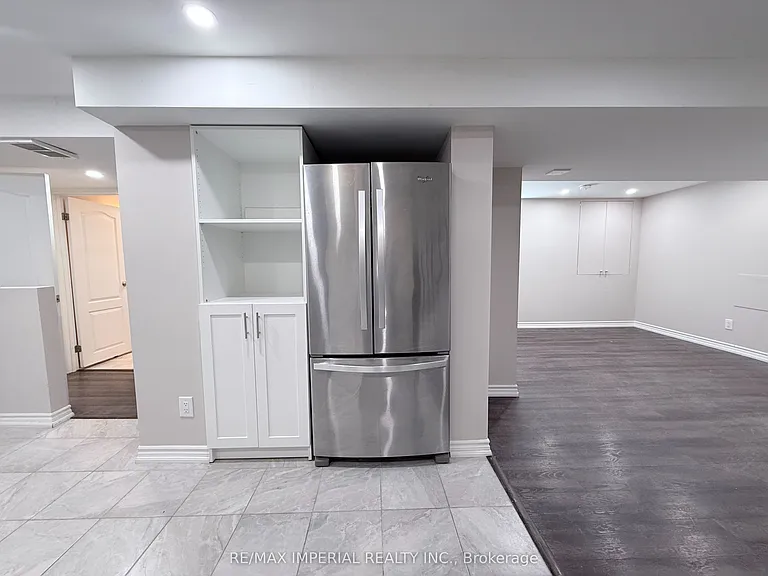 17 Deerwood Cres — Photo 12
