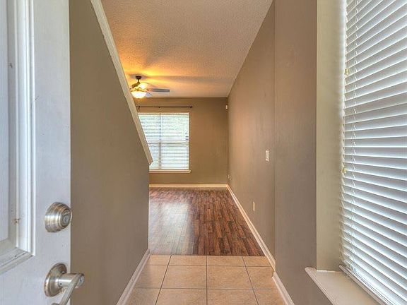 4th image of 12211 Sweet Branch Ct