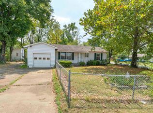 1705 School Dr, Jacksonville, AR 72076