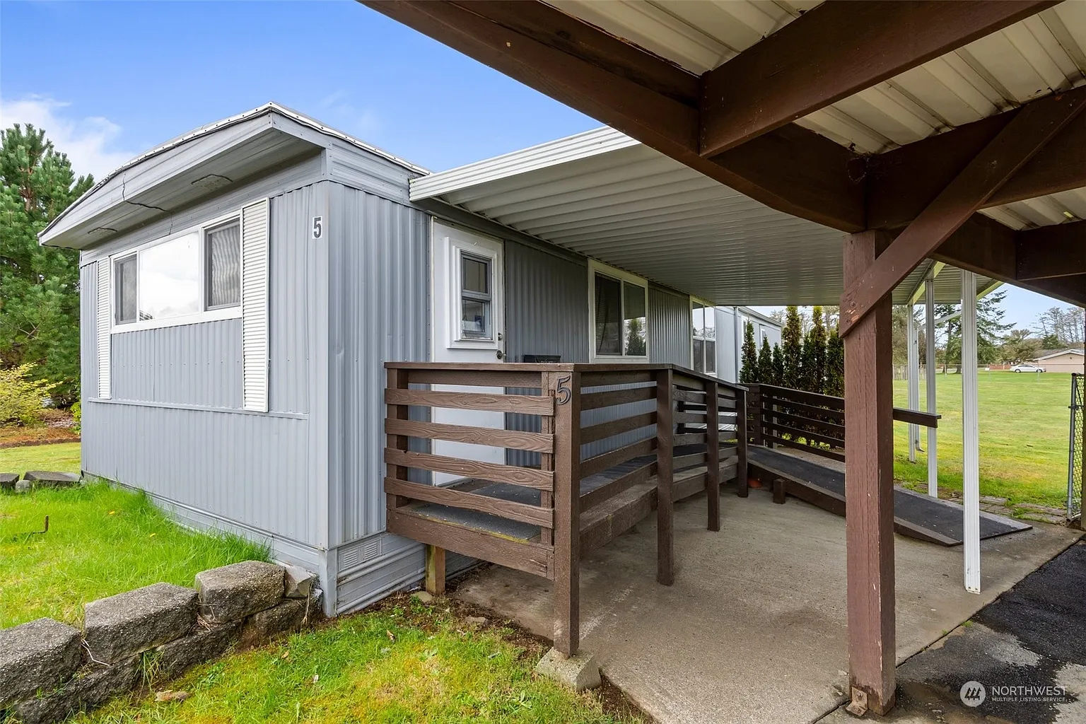 5 Meander Way photo 1