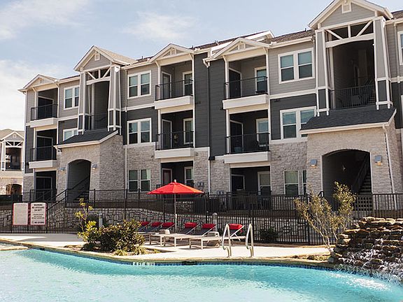 Parallax at Georgetown Apartments Swimming Pool