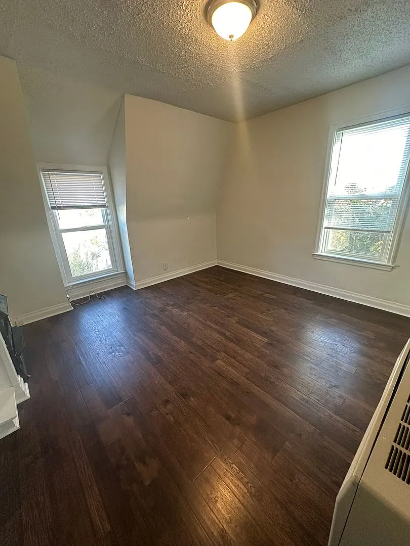 113 N 6th St — Photo 4