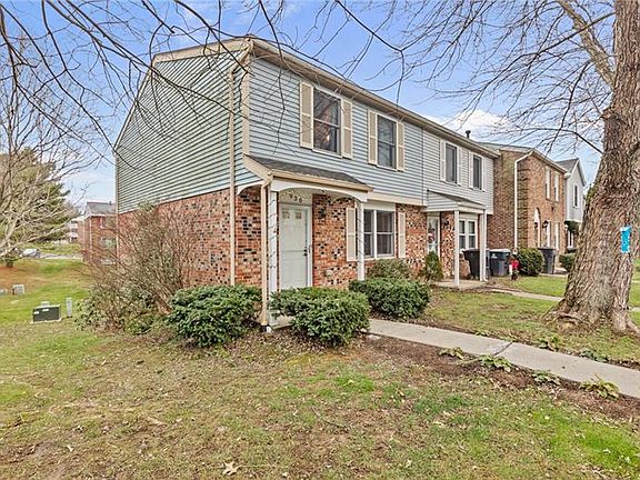2nd image of 930 Lynwood Ct