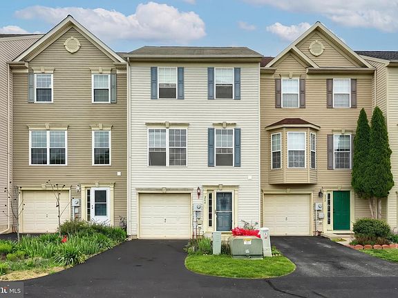 3rd image of 264 Country Ridge Dr