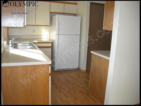 5th image of 1406 Lapush Way NE