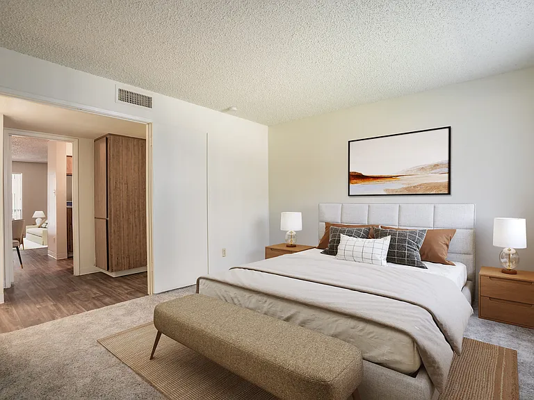 Eagle Point Apartments — Photo 10