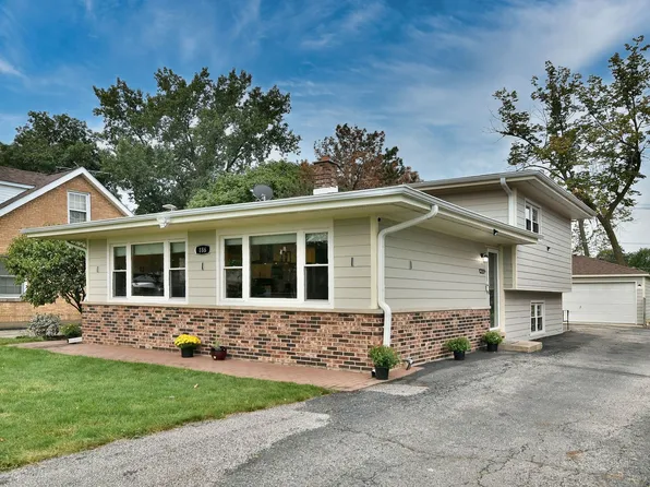 186 N Hemlock Ave, Wood Dale, IL 60191