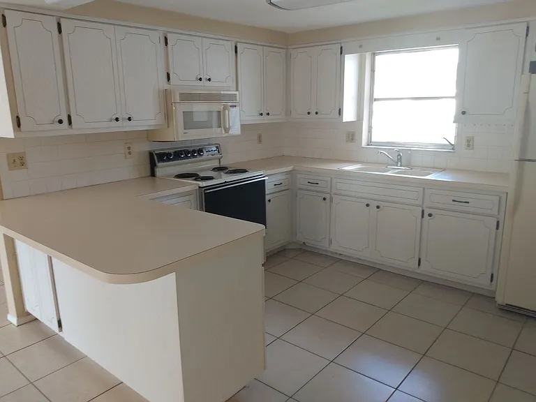 7724 Tyson Dr — Photo 4