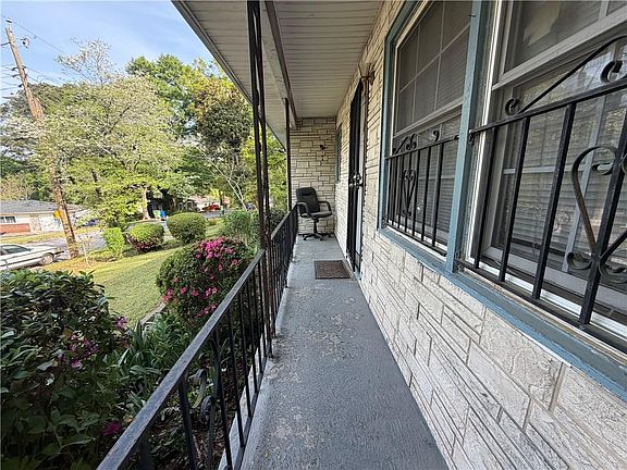 3rd image of 1517 Glenrock Dr NW