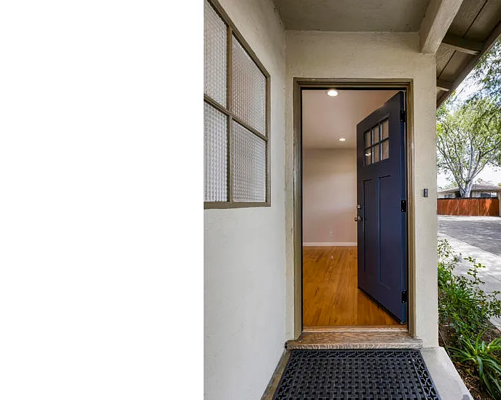 420 Violet Ave — Photo 5