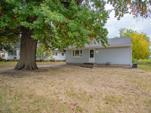 3673 67th St, Urbandale, IA 50322