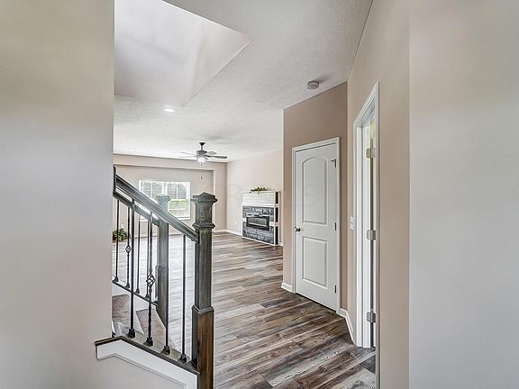 5th image of 373 Buena Vista Dr