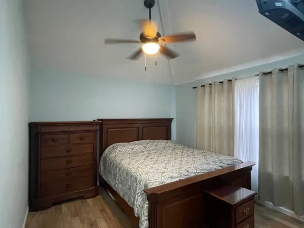 10306 Galpin Ct, Great Falls, VA 22066