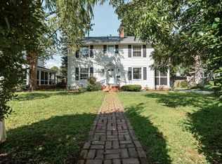 40 Pear Ave, Hampton, VA 23661