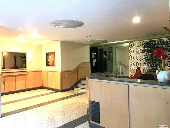 4th image of 138-10 Franklin Ave #15G