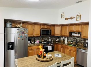 10374 SW 208th Ln, Cutler Bay, FL 33189