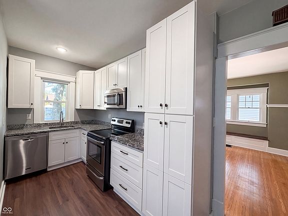2nd image of 524 N Riley Ave