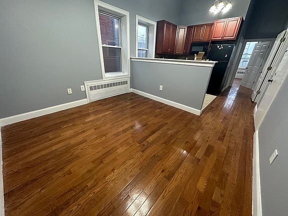 4th image of 804-806 22nd St #3E