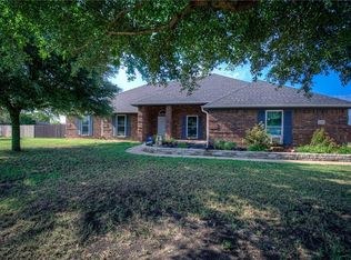 118 Springfield Ln, Waxahachie, TX 75165