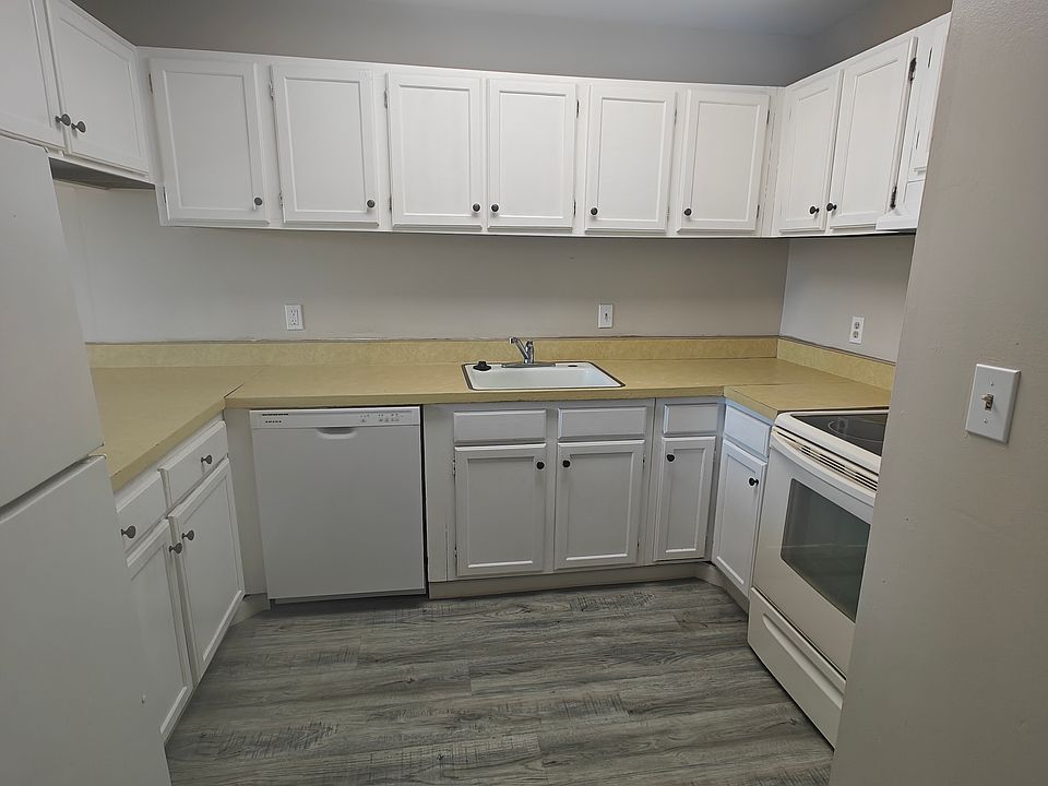 1st image of 720 W 12th St APT 307