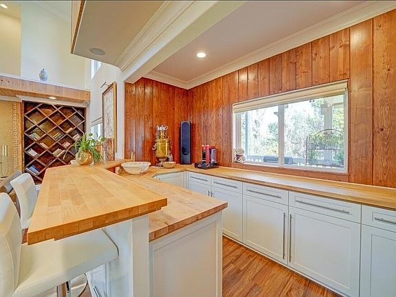 5th image of 1377 Knoll Rd