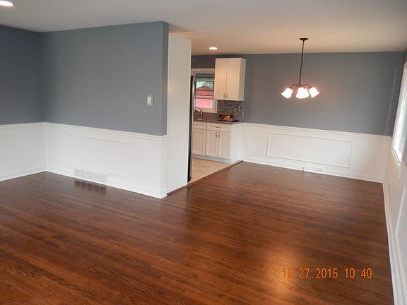 3rd image of 1029 E 168th Pl