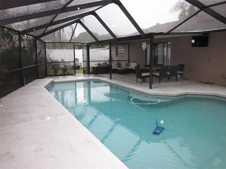 4902 Country Aire Ln — Photo 22