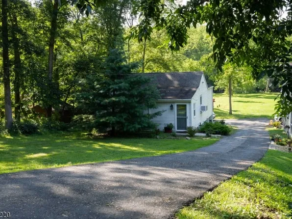 79 Musconetcong River Rd, Lebanon Twp., NJ 07882