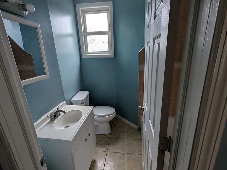 42 Fabyan Pl — Photo 2