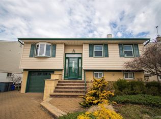 51 E 2nd Street, Freeport, NY 11520