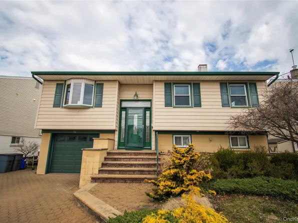 51 E 2nd Street, Freeport, NY 11520