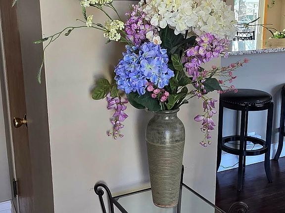 4th image of 307 Channel Rd