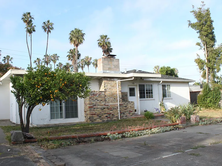 2953 Olive Ave — Photo 3