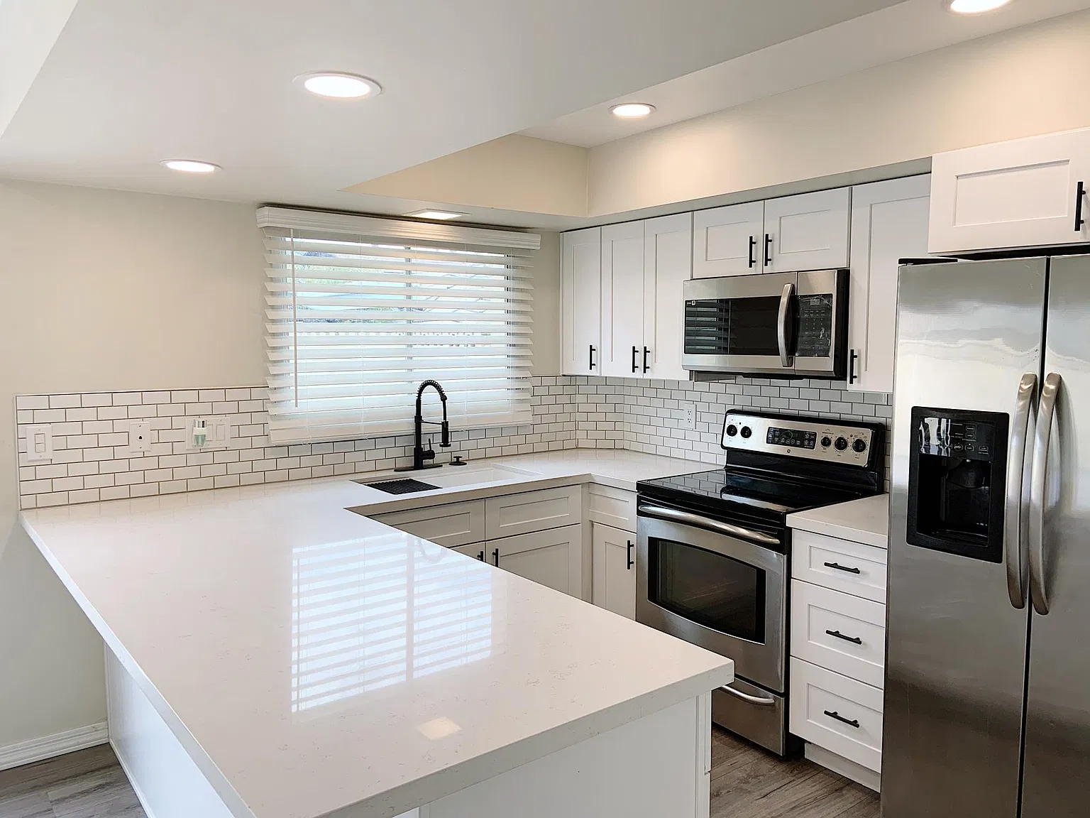4583 S Mill Ave — Photo 4