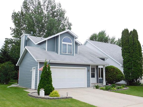 2nd image of 2441 Glen Cir
