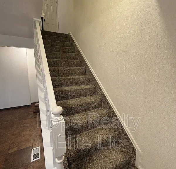 2079 Sussex Ln — Photo 12