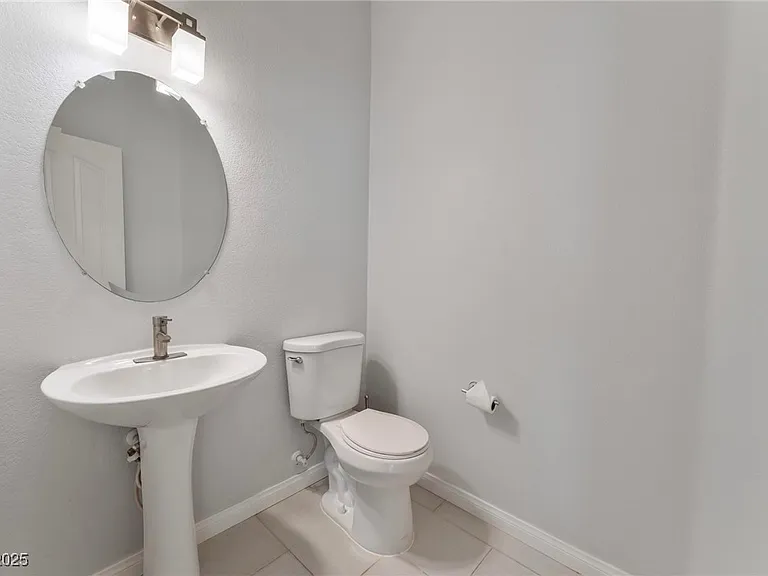 2267 Alanhurst Dr — Photo 17